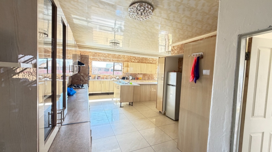 5 Bedroom Property for Sale in Grimbeeck Park North West